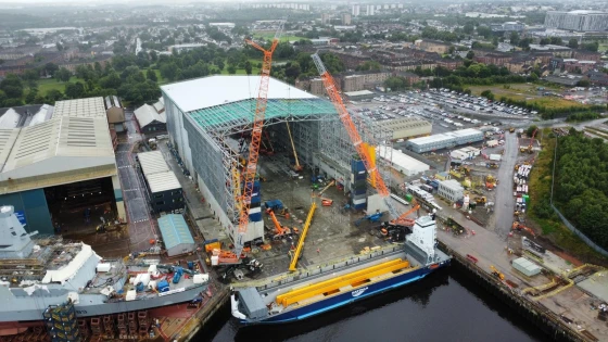 4 Crane Beams Being Offloaded
