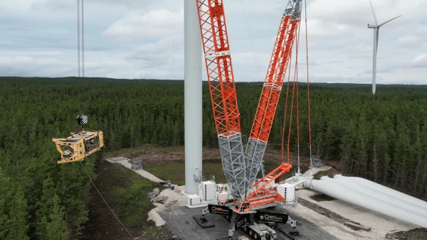 Global Crane Services and Global Wind Projects Makes a Multi Million Pound Investment in the Purchase of a State Of The Art Liebherr LG 1750 Crane 1