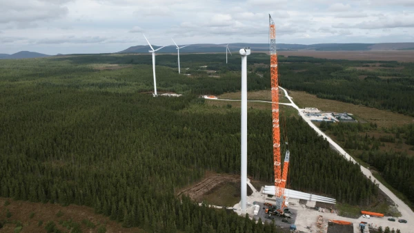Global Crane Services and Global Wind Projects Makes a Multi Million Pound Investment in the Purchase of a State Of The Art Liebherr LG 1750 Crane 2