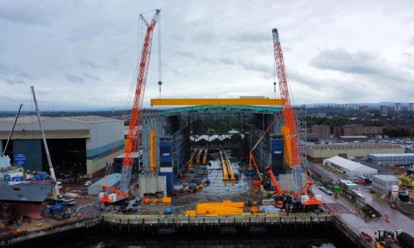 6 Main Crane Beam Installation 2 x LG 1750 2